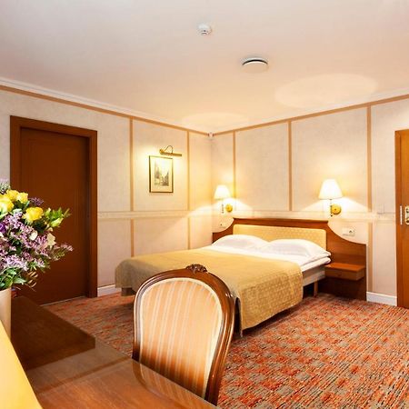 Story Inn Self Check-In Hotel Вилнюс Екстериор снимка
