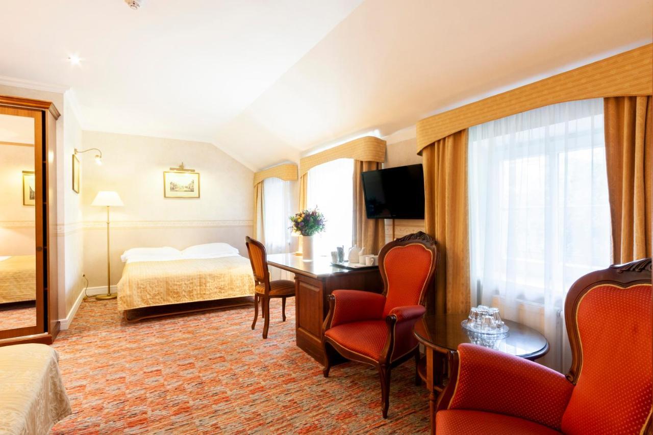 Story Inn Self Check-In Hotel Вилнюс Екстериор снимка