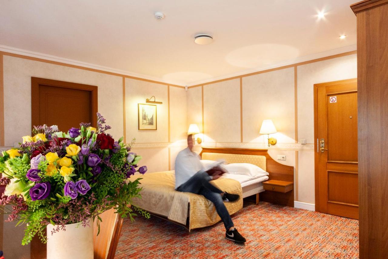 Story Inn Self Check-In Hotel Вилнюс Екстериор снимка