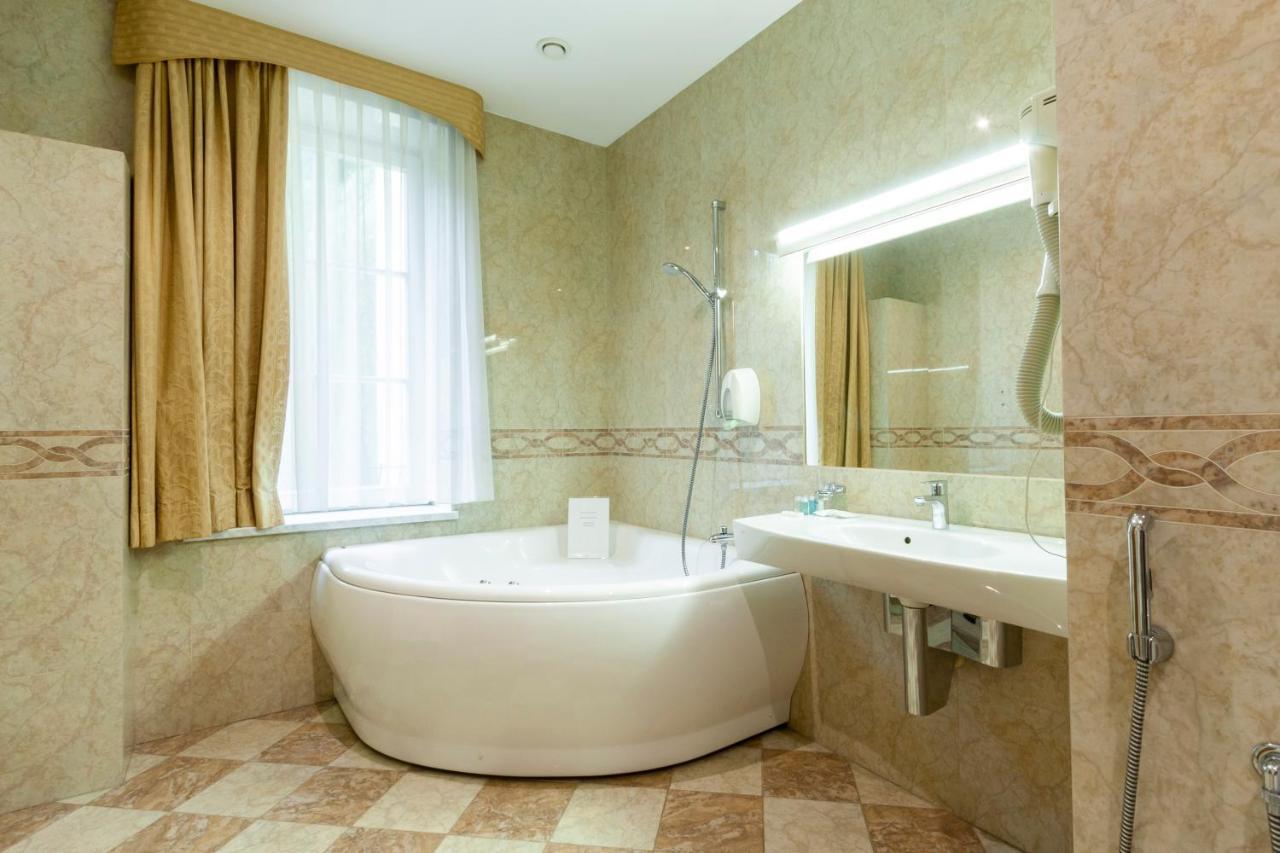Story Inn Self Check-In Hotel Вилнюс Екстериор снимка