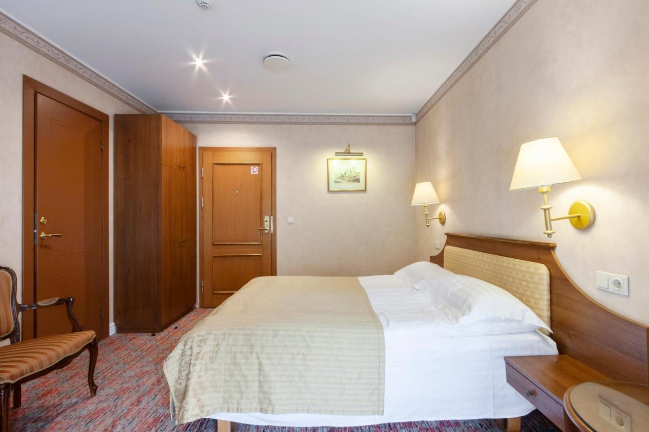 Story Inn Self Check-In Hotel Вилнюс Екстериор снимка