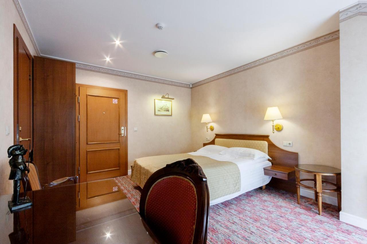 Story Inn Self Check-In Hotel Вилнюс Екстериор снимка